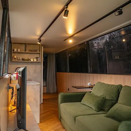 Dilok De Bus Apartmán *